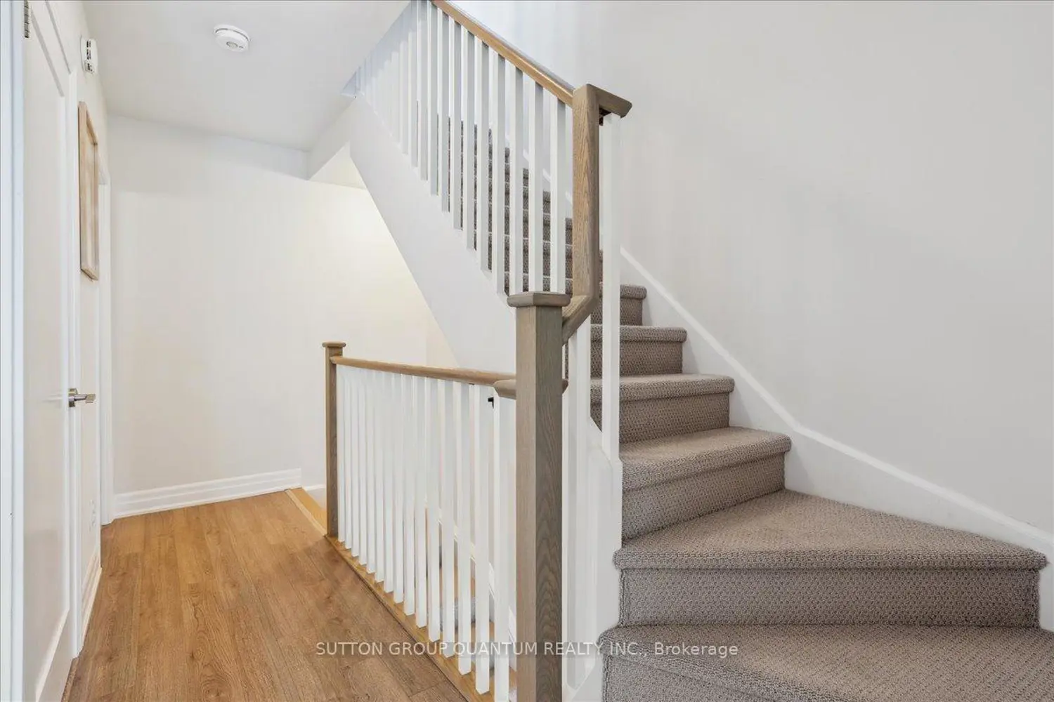 652 Cricklewood Drive 220 photo 5