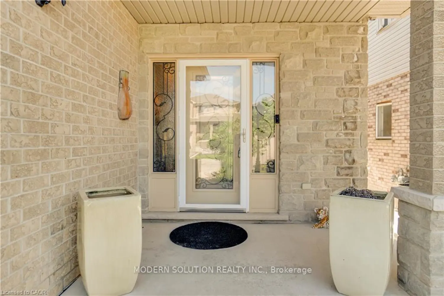 115 Erika Crescent photo 2