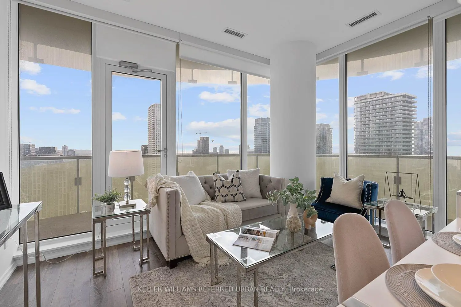 197 Yonge Street 2905