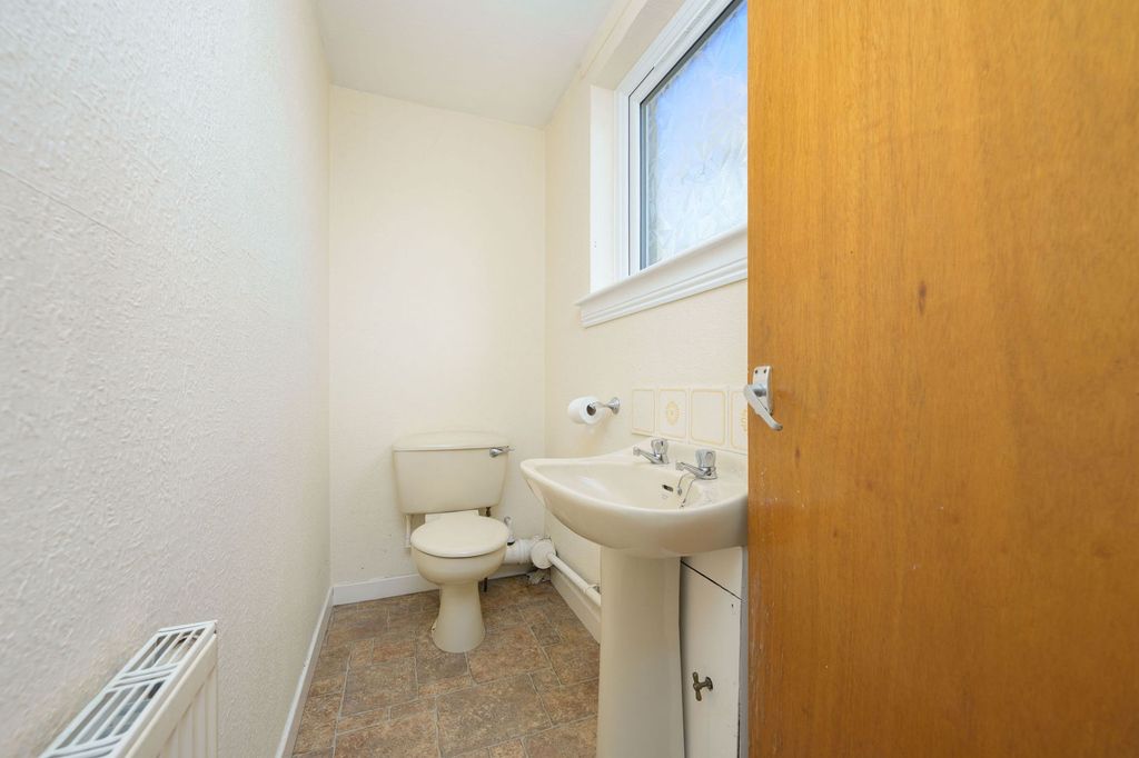 Additional image 11 of 4 bed semi-detached house for sale39 Oxgang Road, Grangemouth FK3