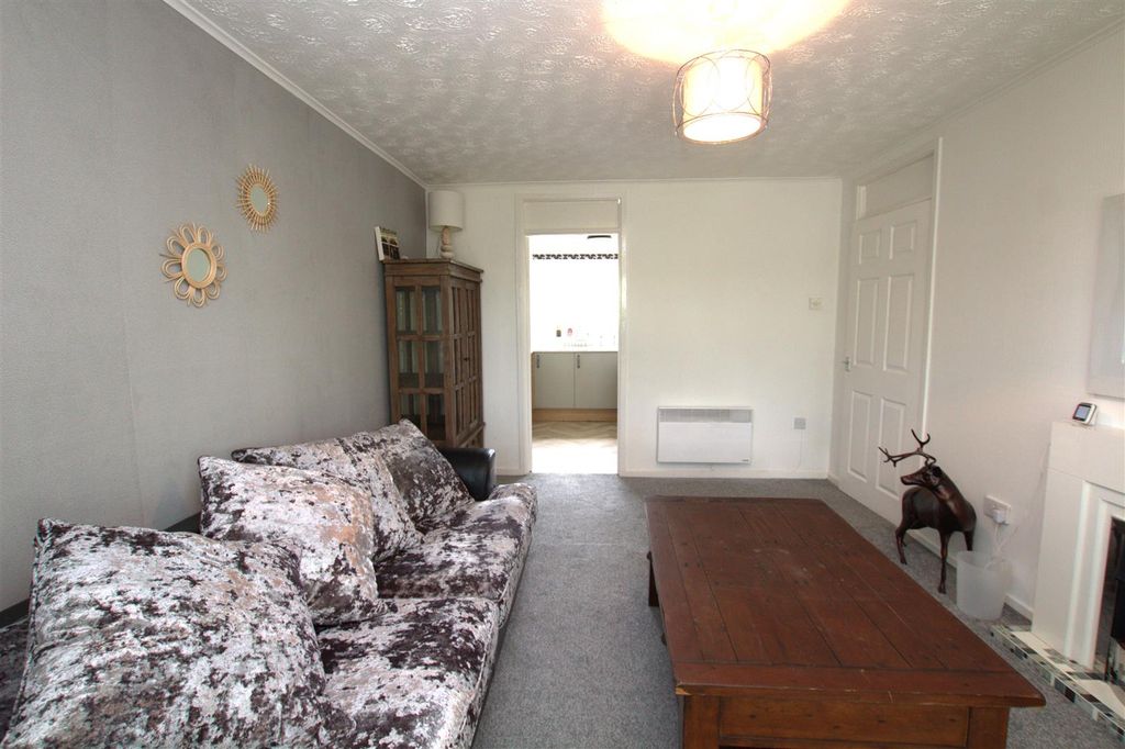2 bed flat for saleWallington Drive, Sedgefield TS21 photo 5