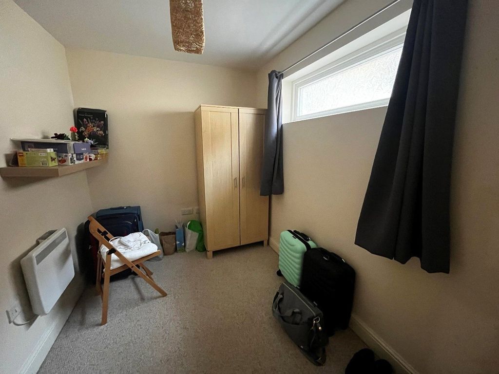 2 bed flat for saleGlossop Brook Road, Glossop, Derbyshire SK13 photo 5