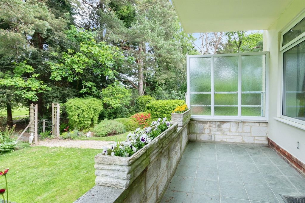 Additional image 18 of 3 bed flat for saleAldridge Road, Ferndown BH22