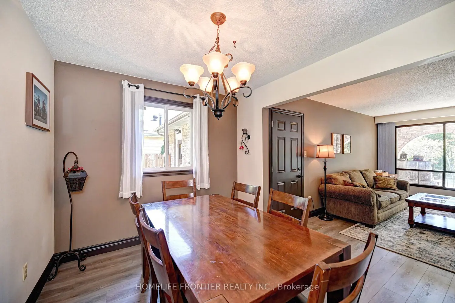 121 Forest Road photo 3