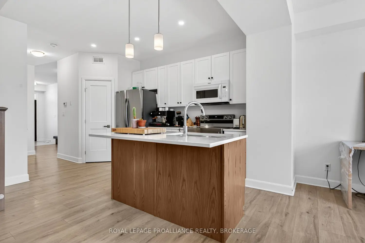 1536 Scarlet Street photo 5