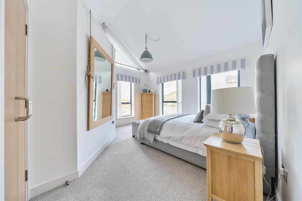 Additional image 8 of 3 bed flat for saleStation Road, Fowey PL23