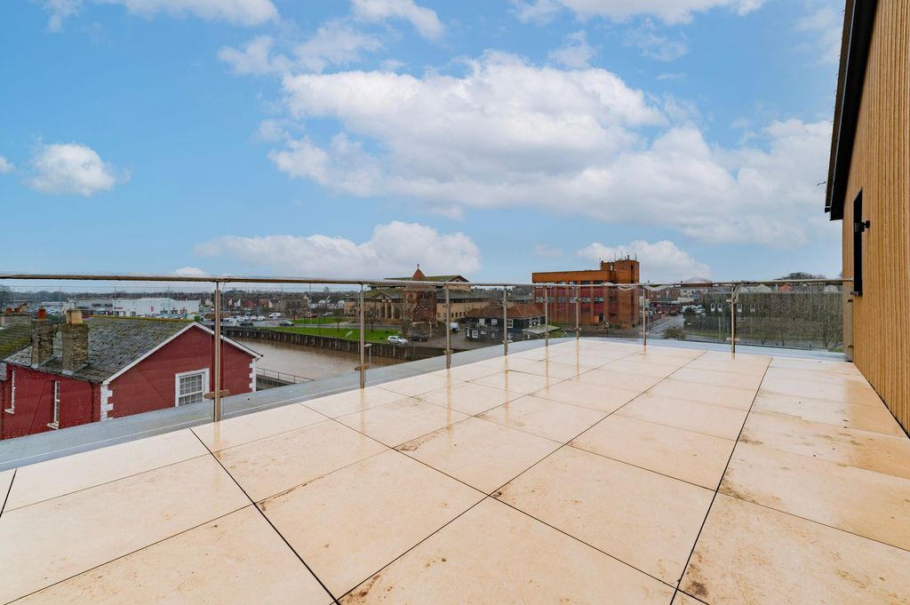 Additional image 7 of 2 bed penthouse for saleSidestrand Road, Great Yarmouth NR30