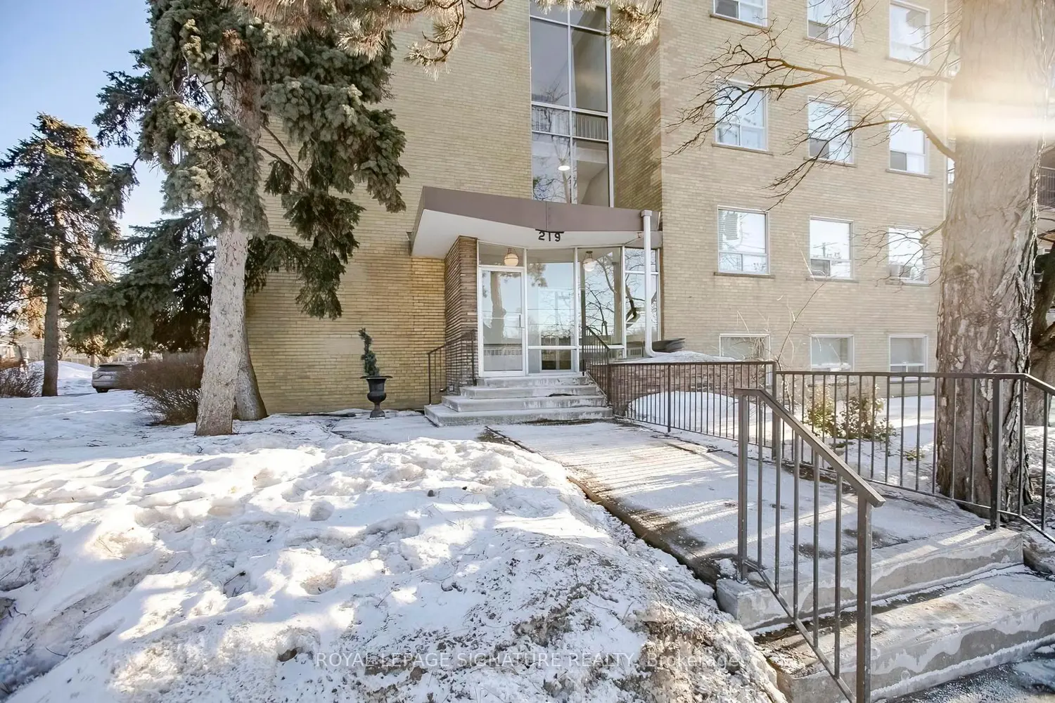 Additional image 4 of 219 Wilson Avenue 305