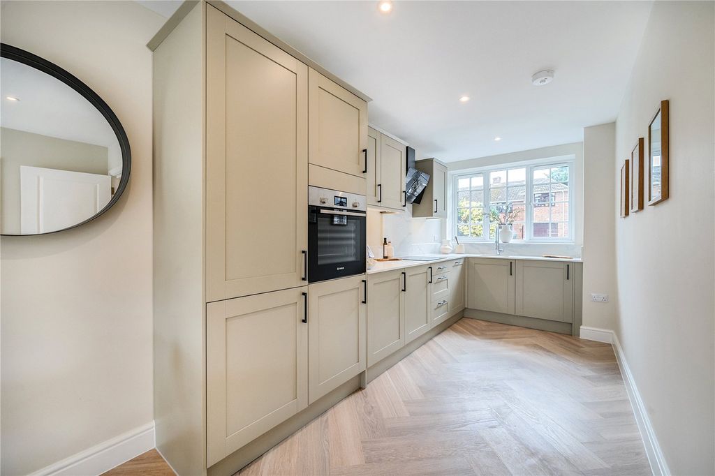 Additional image 10 of 3 bed semi-detached house for salePark Road, Farnborough, Hampshire GU14