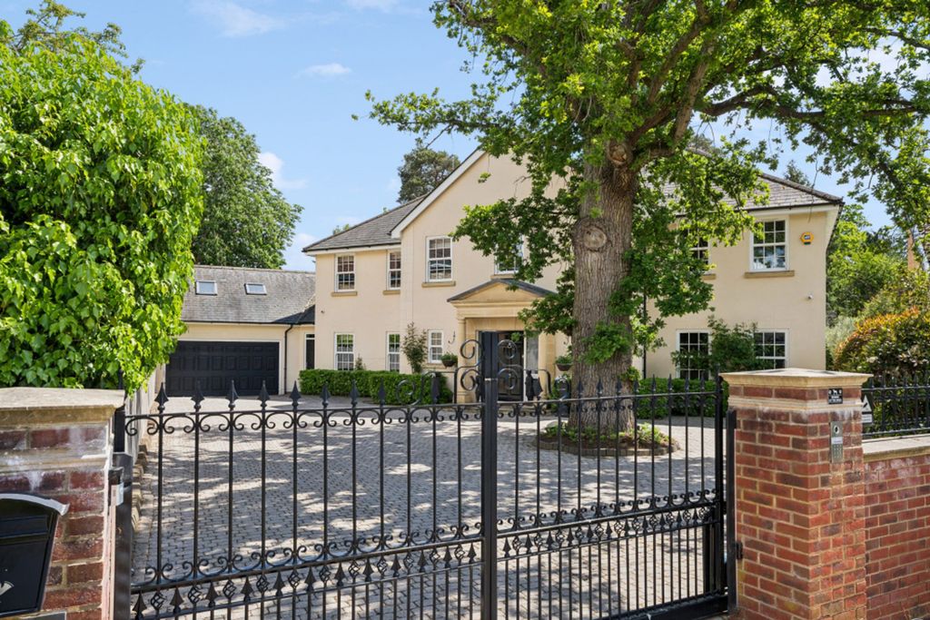Additional image 25 of 7 bed detached house for saleCamp Road, Gerrards Cross SL9