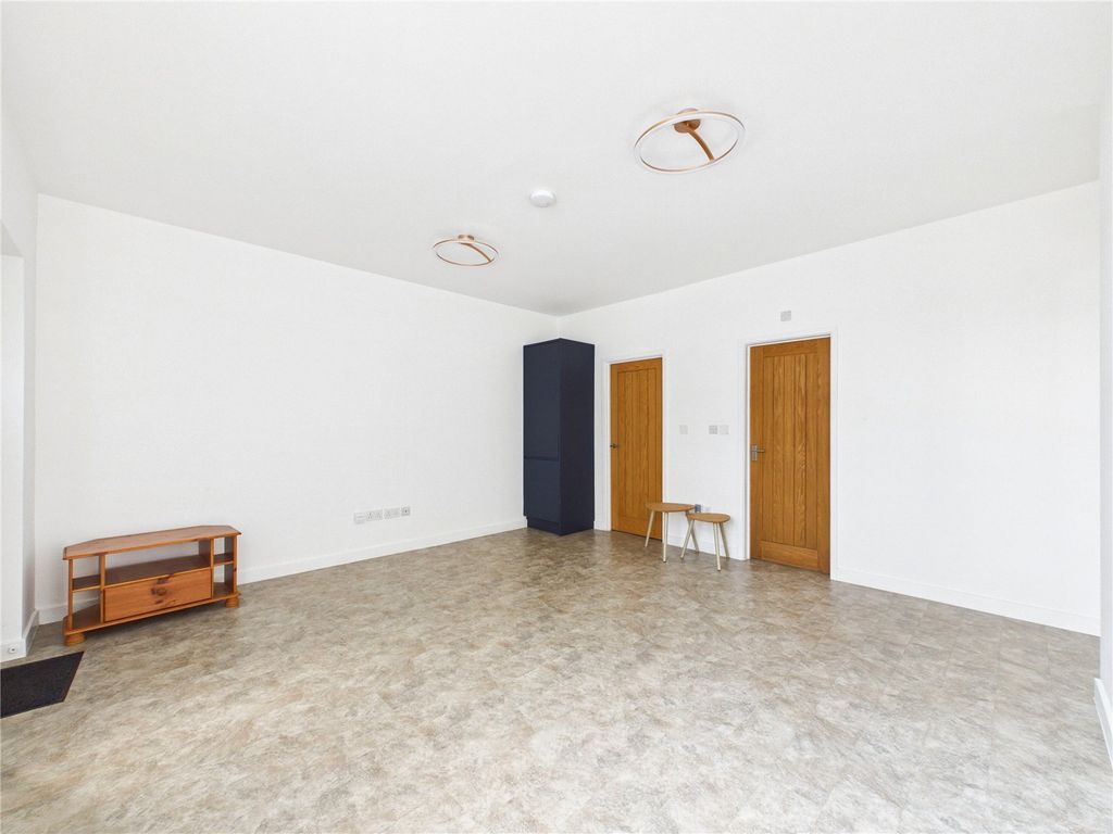 Additional image 3 of 2 bed flat for saleHigh Road West, Felixstowe, Suffolk IP11