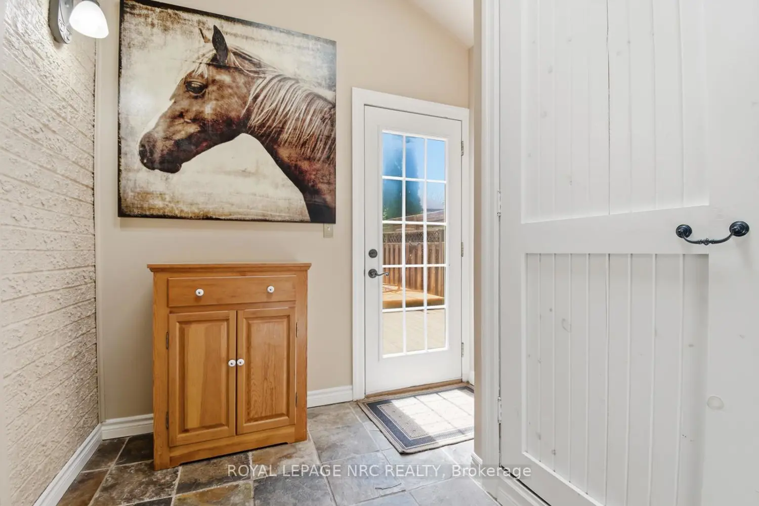 2 Meadowbrook Lane photo 2