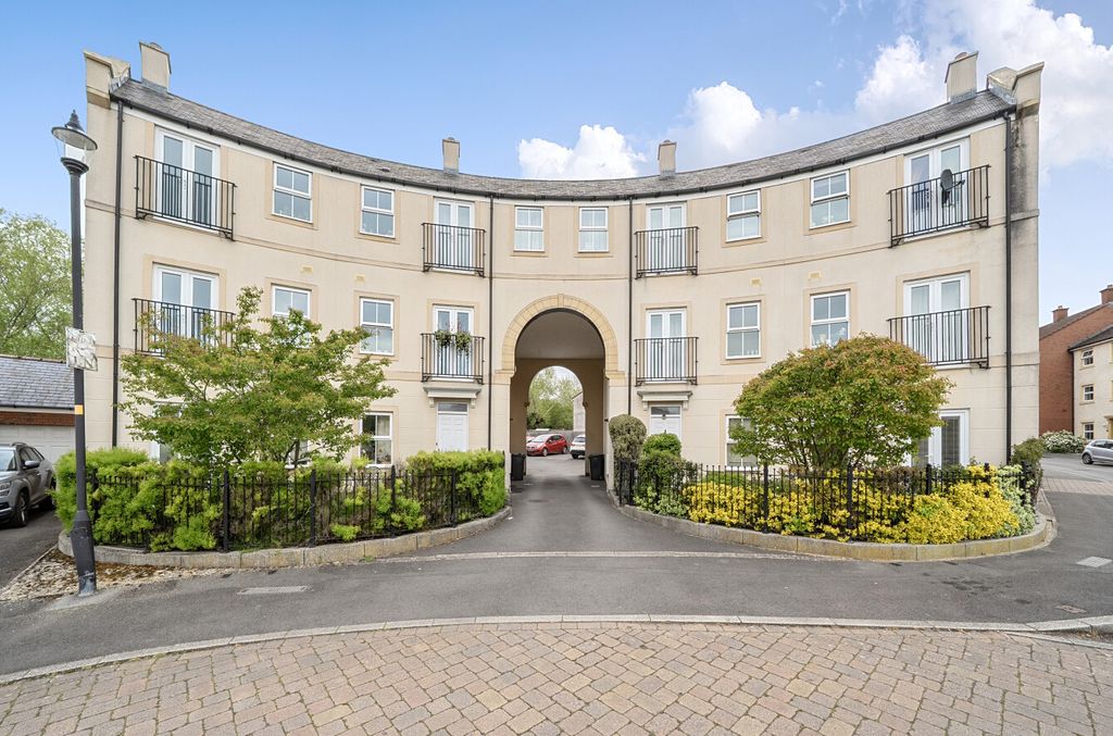 1 bed flat for saleBritten Road, Redhouse, Swindon SN25