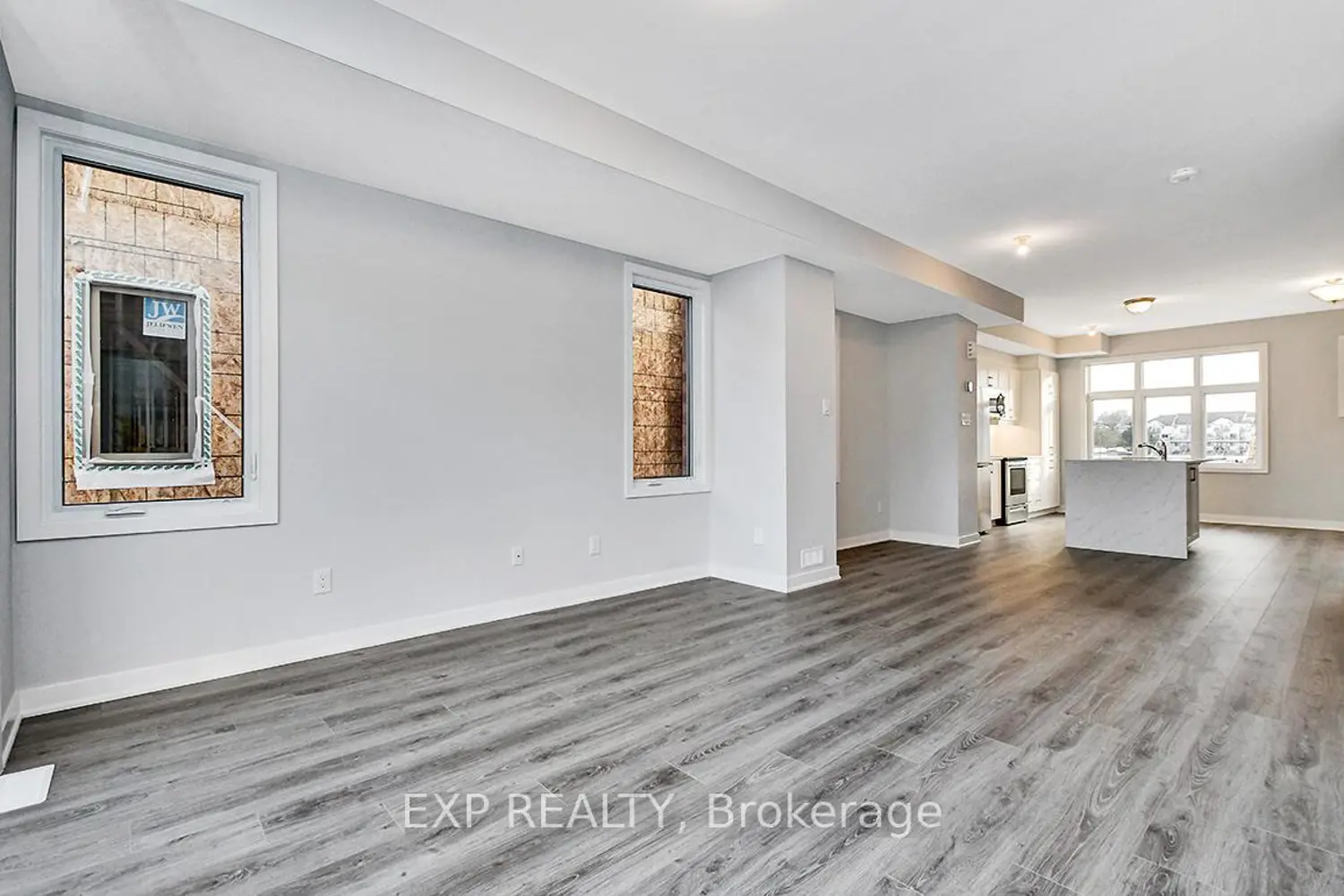 1258 Hemlock Road photo 4