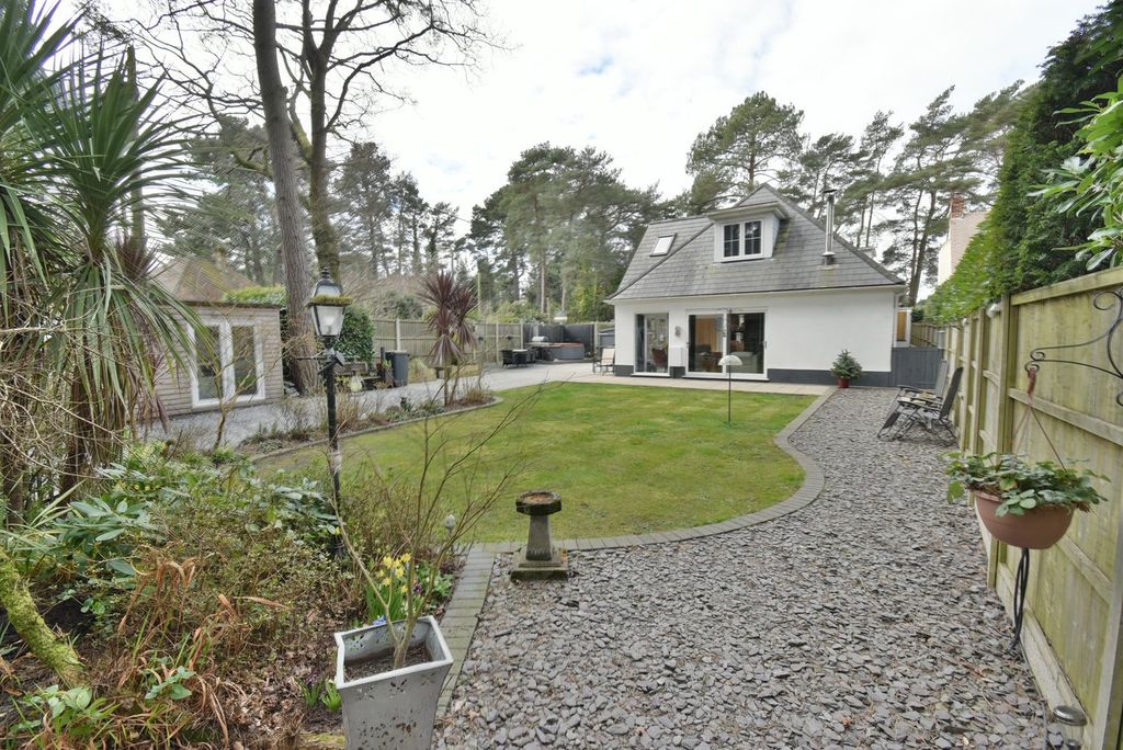 Additional image 22 of 6 bed detached house for saleGolf Links Road, Ferndown BH22