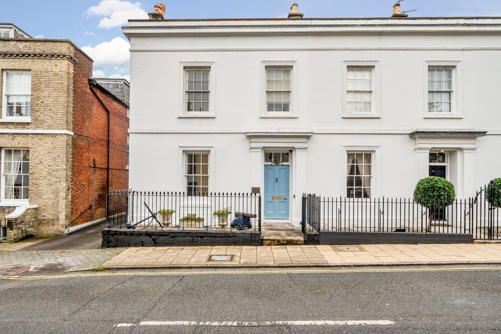 3 bed semi-detached house for saleHigh Street, Fareham, Hampshire PO16