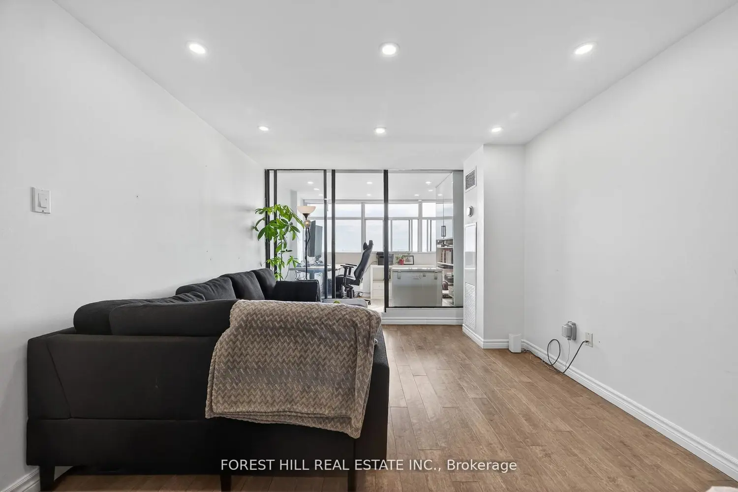 Additional image 11 of 100 Antibes Drive 1705