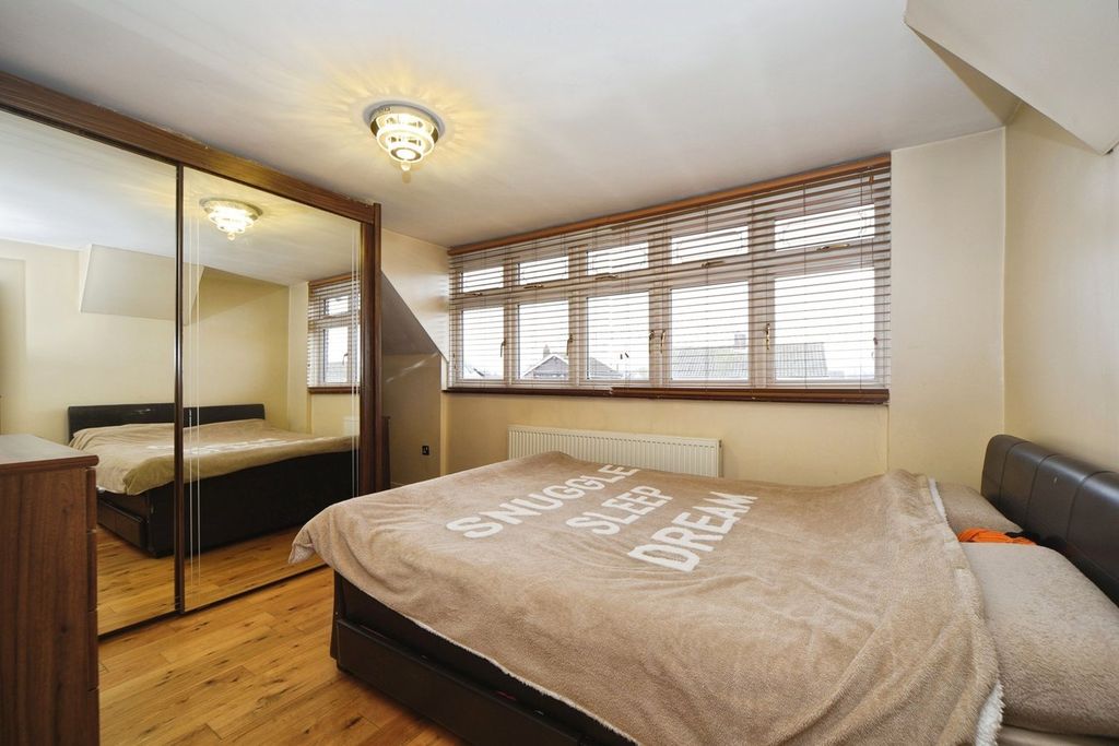 Additional image 10 of 4 bed semi-detached house for saleMeyer Road, Erith DA8