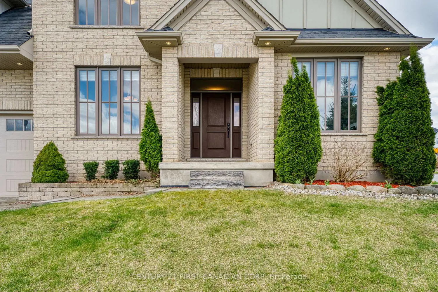 1895 Sumac Way photo 5