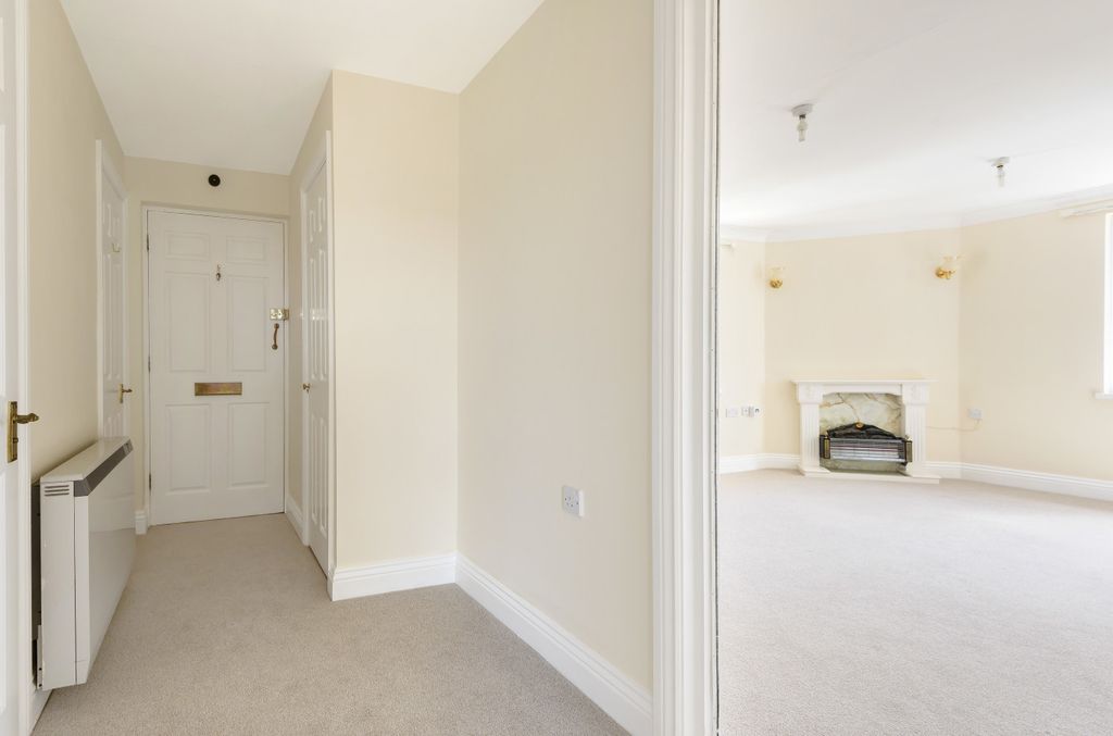 Additional image 8 of 2 bed flat for saleChurch Street, Faringdon, Oxfordshire SN7