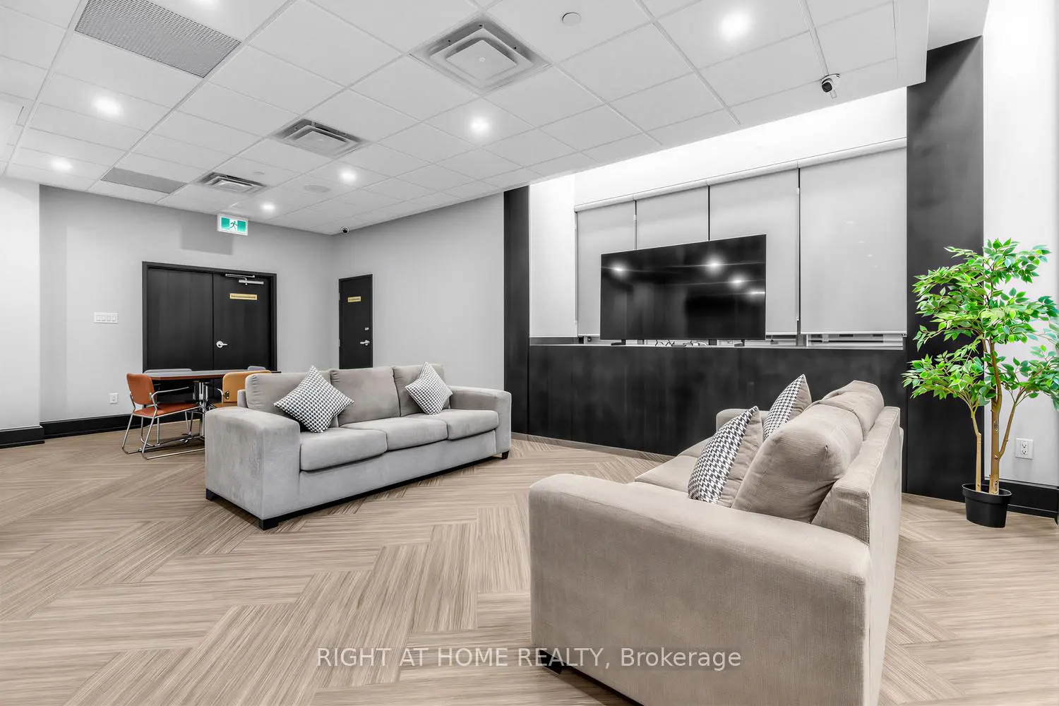 Additional image 14 of 284 Bloor Street 804
