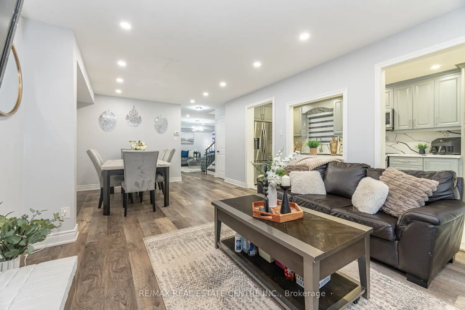 44 Abelard Avenue photo 5