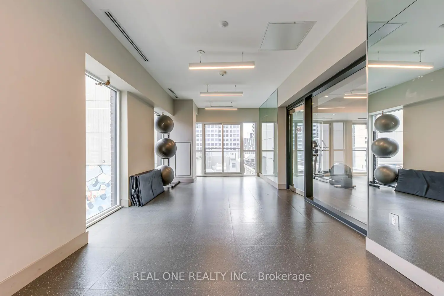 Additional image 15 of 99 John Street 1001