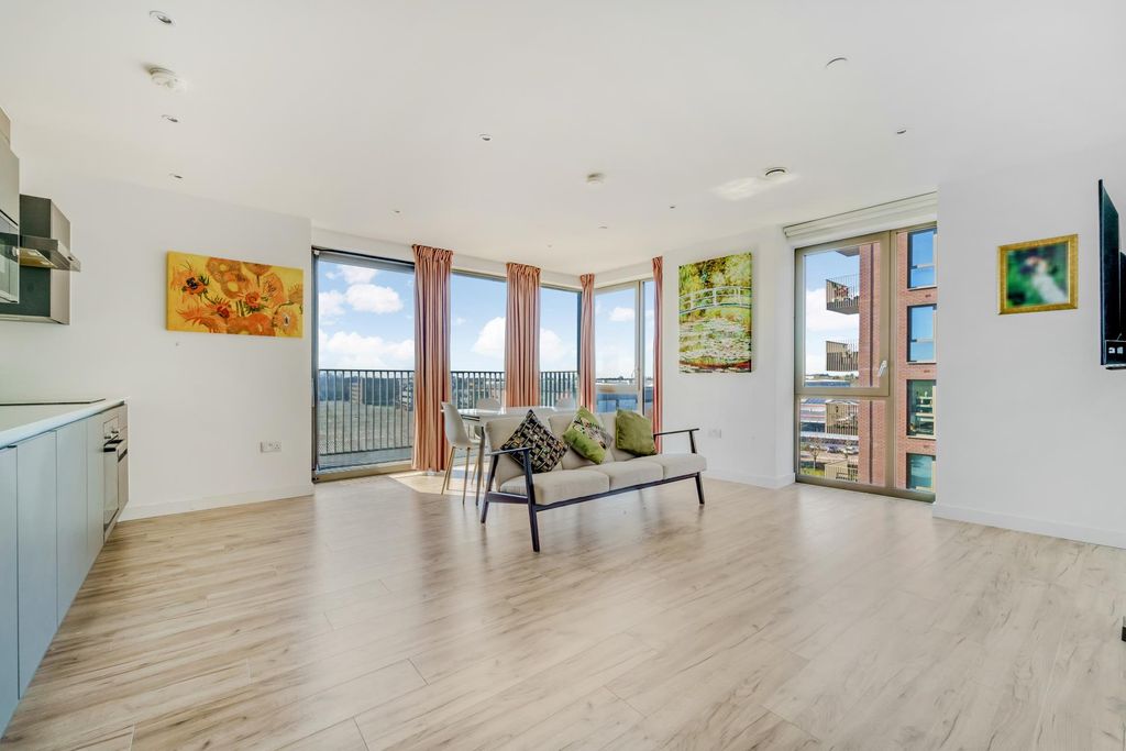 2 bed flat for saleCobalt House, Bakery Walk, Greenford UB6 photo 2