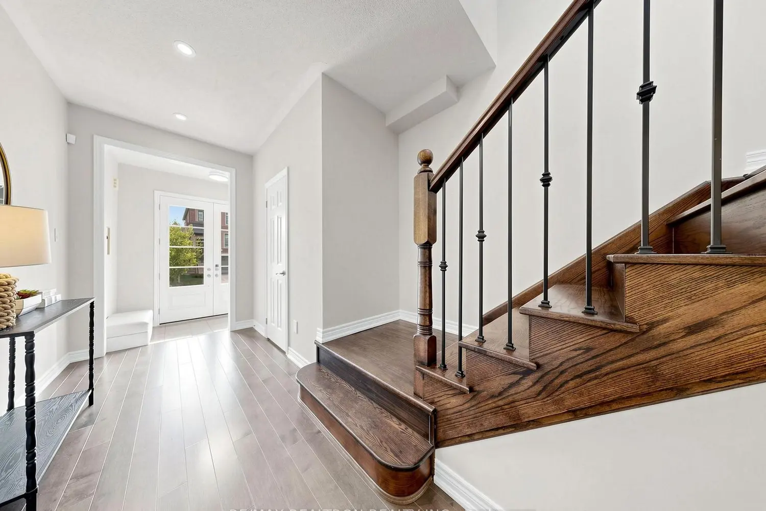 8 Princess Charlotte Avenue photo 2