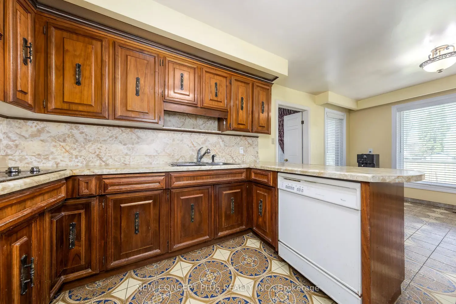 Additional image 6 of 92 Charlton Boulevard