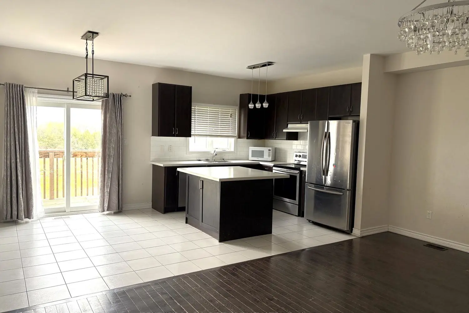 1150 Peelar Crescent photo 5