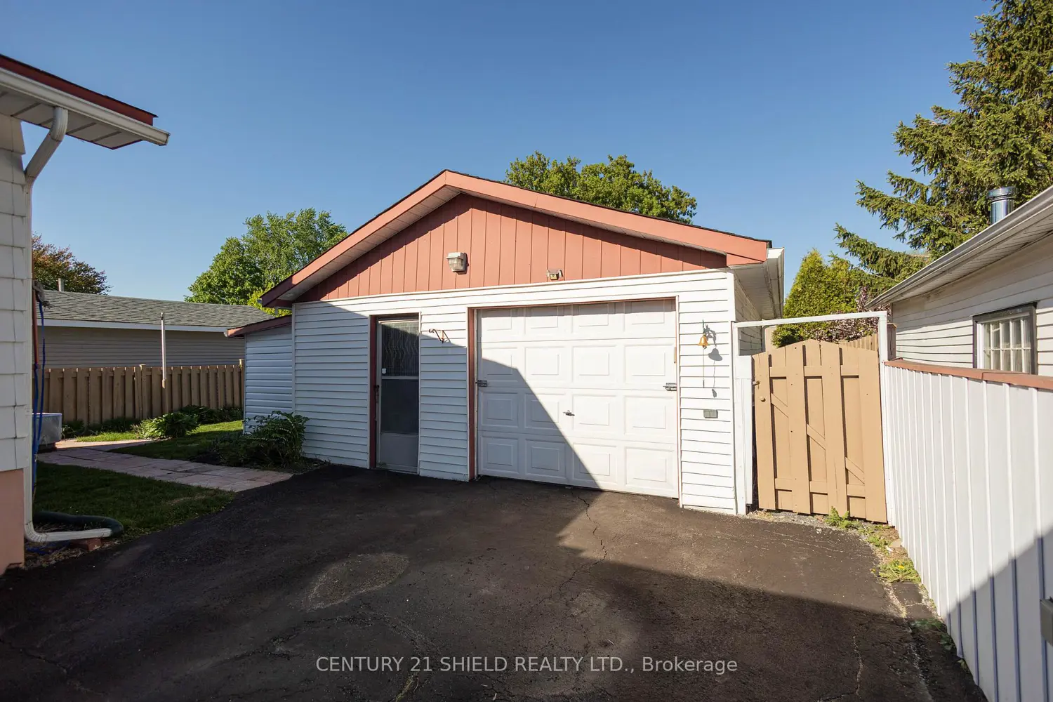 1107 Grand Avenue photo 4