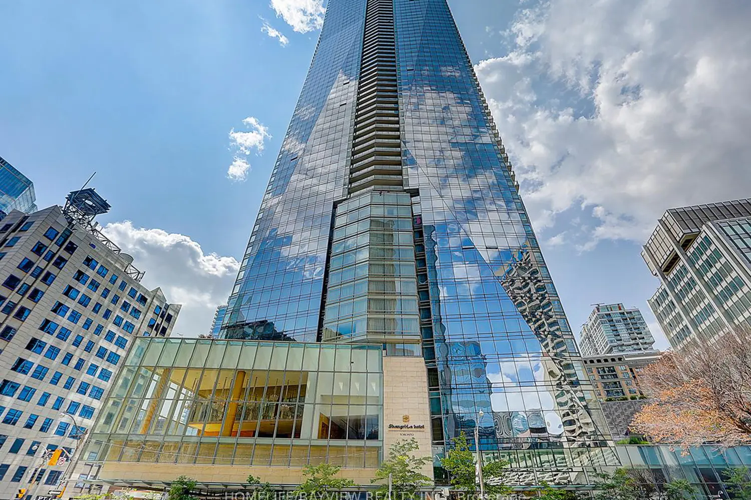 180 University Avenue 3607