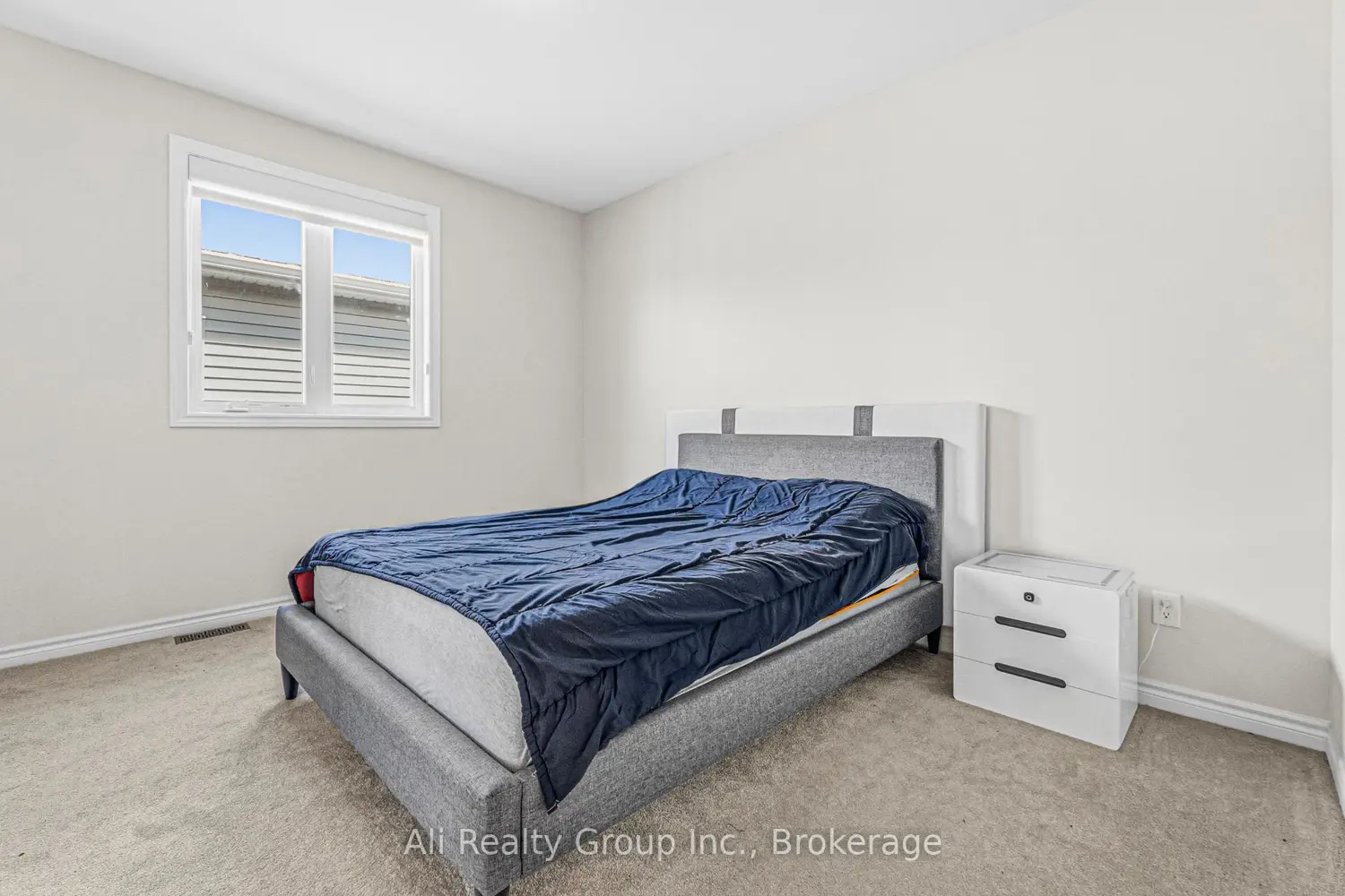 38 Mudminnow Crescent photo 5