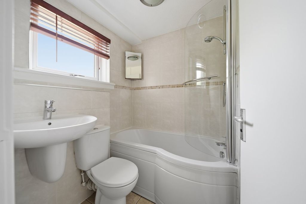 Additional image 7 of 1 bed flat for saleCastle Avenue, Carronshore, Falkirk FK2