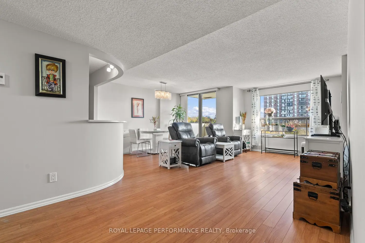 200 Lafontaine Avenue Unit #407
