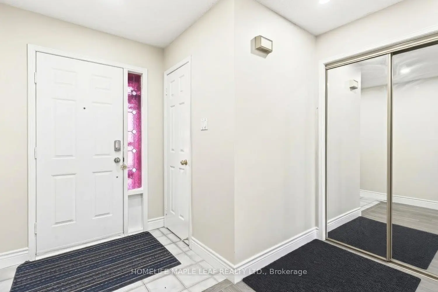 735 Constellation Drive photo 2