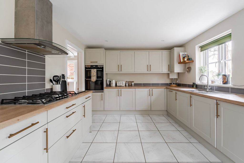Additional image 4 of 4 bed detached house for saleVictoria Hill, Eye IP23