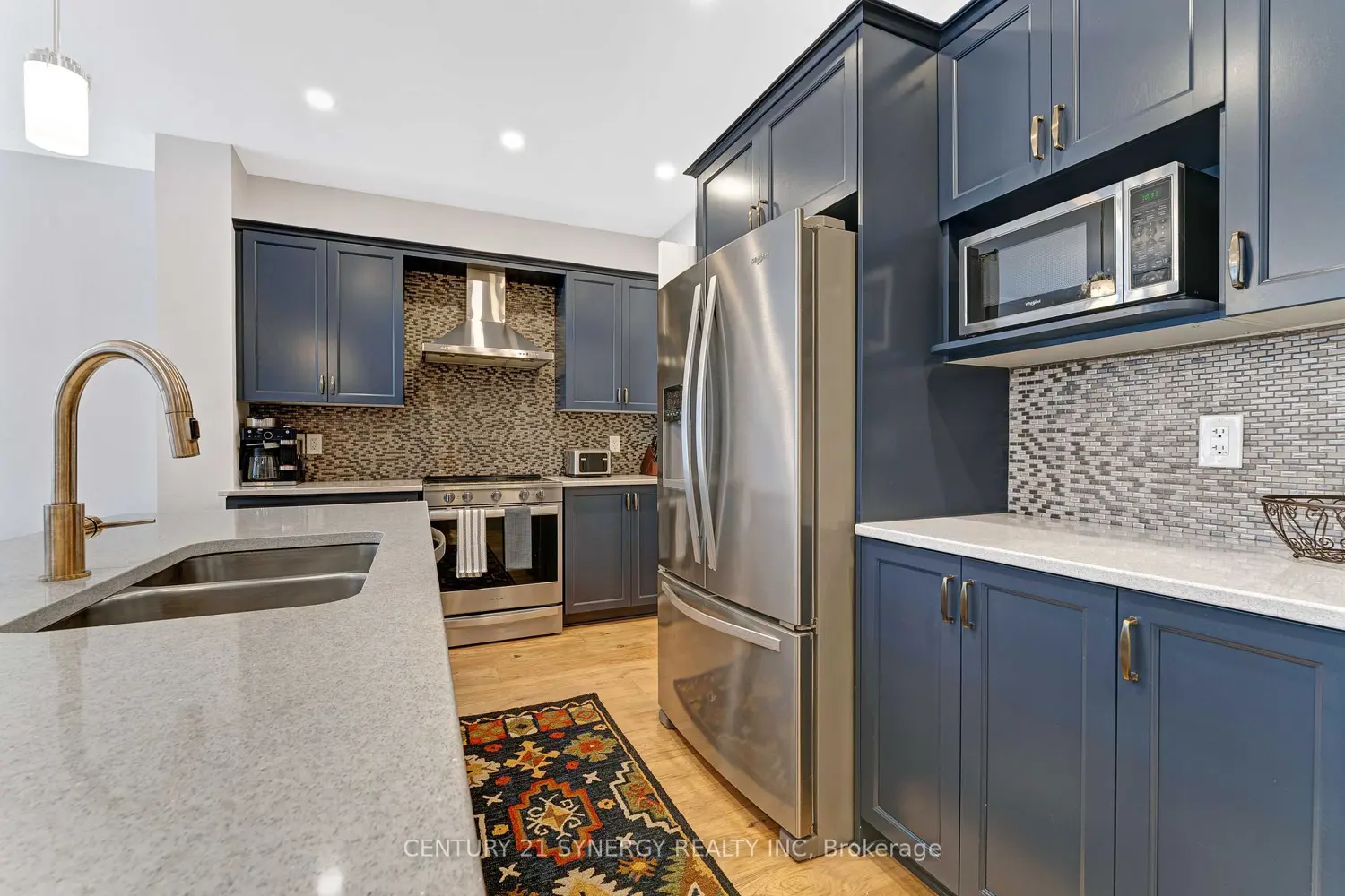 555 Bobolink Ridge photo 5