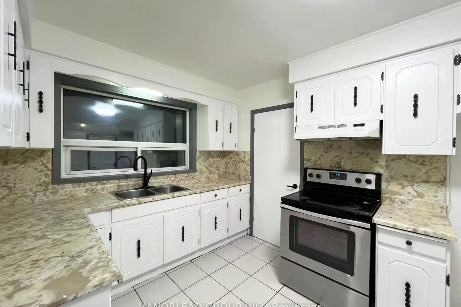 90 Rockport Crescent photo 5