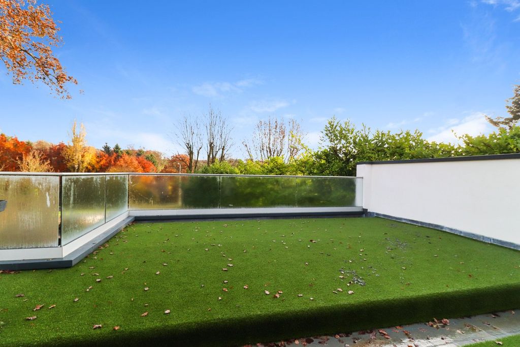 Additional image 13 of 2 bed flat for saleLower Road, Gerrards Cross SL9
