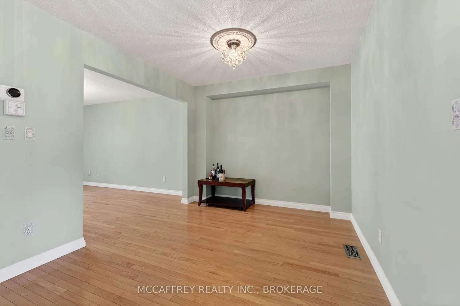 508 Farnham Court photo 4