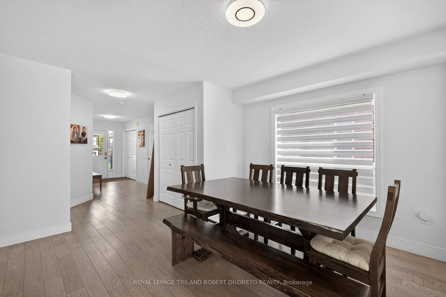 787 Rushbrook Crescent photo 2