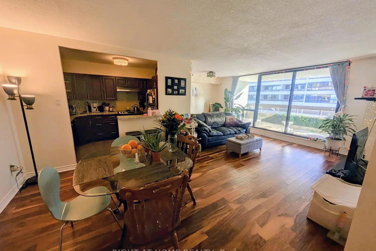 Additional image 3 of 80 Quebec Avenue 607