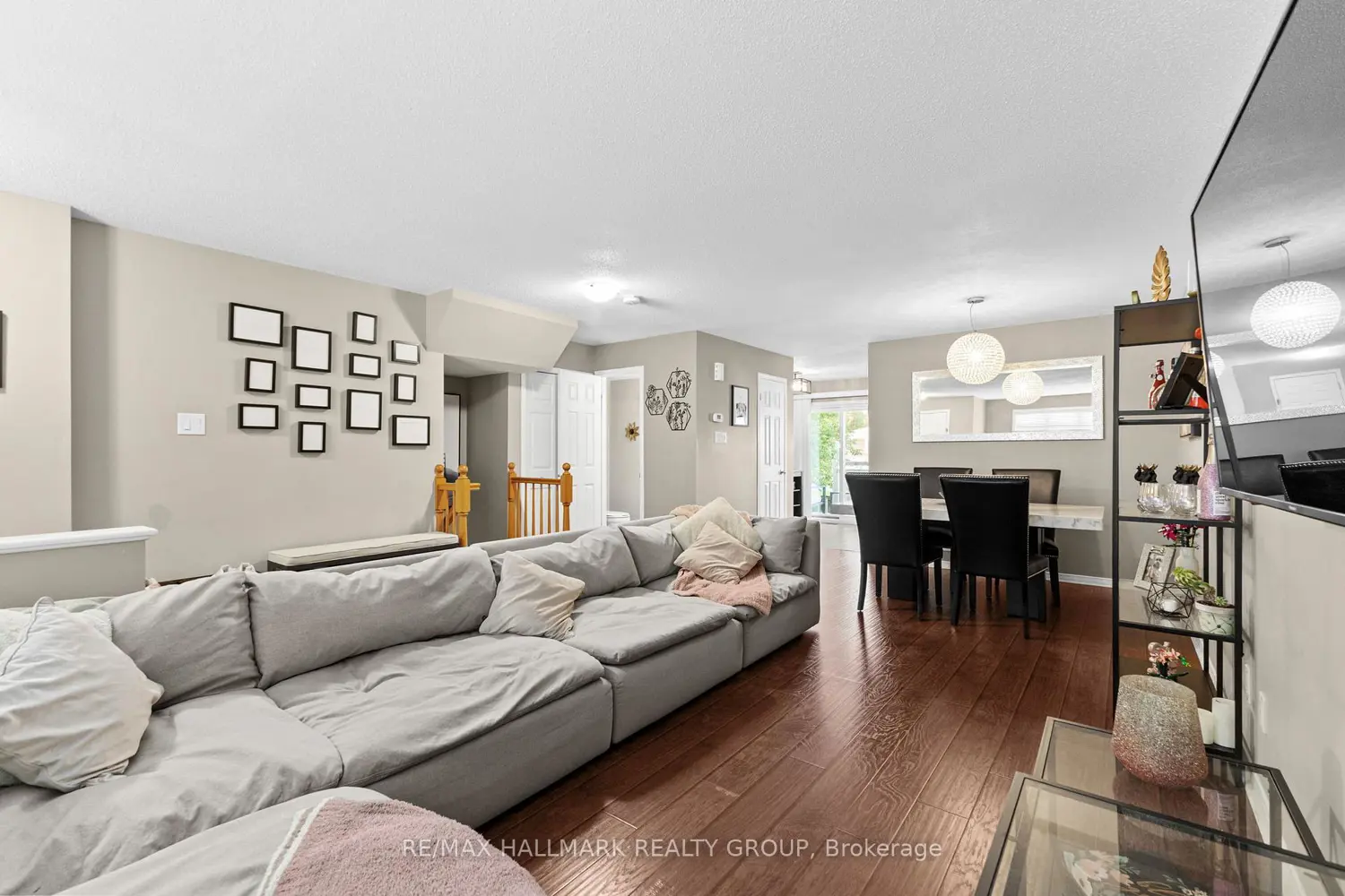 358 Galston Private photo 3