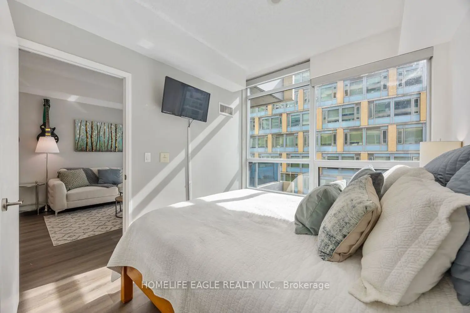 Additional image 13 of 500 Sherbourne Street 606