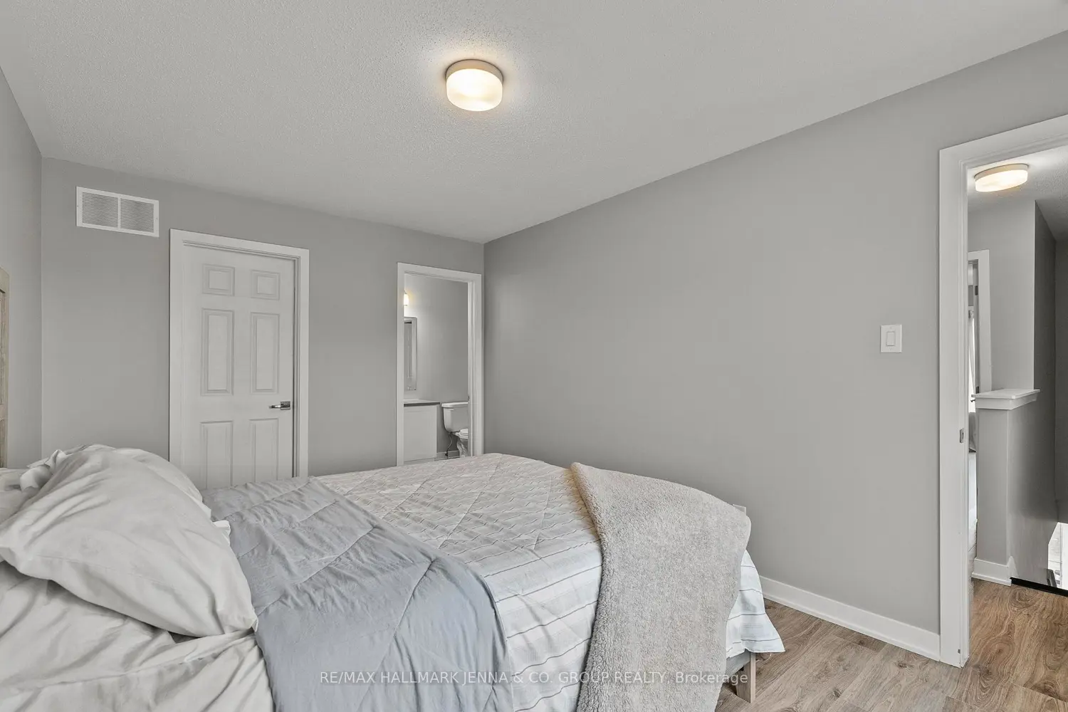 Additional image 15 of 146 Anthracite Private