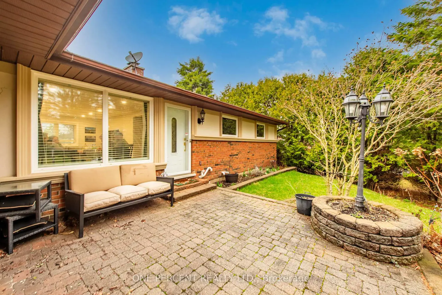 8 Cardwell Court photo 2