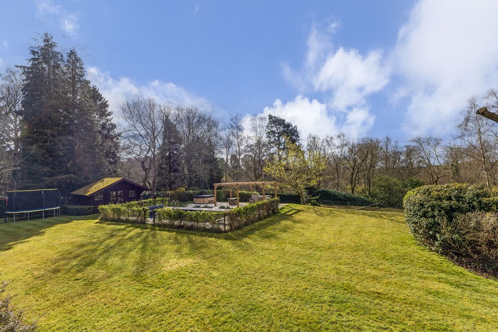 Additional image 31 of 6 bed detached house for saleSwifts Close, Moor Park, Farnham GU10