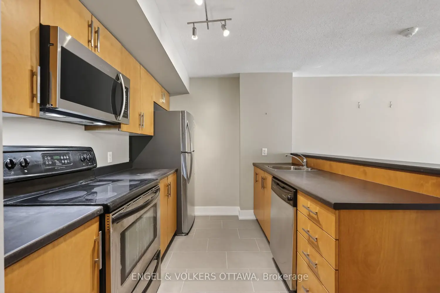Additional image 5 of 138 Somerset Street 604